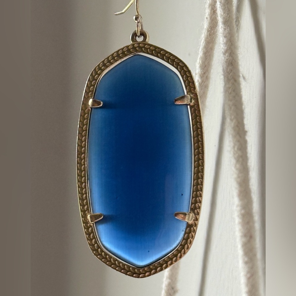 Kendra Scott Danielle Gold Drop Earrings in Navy Catseye